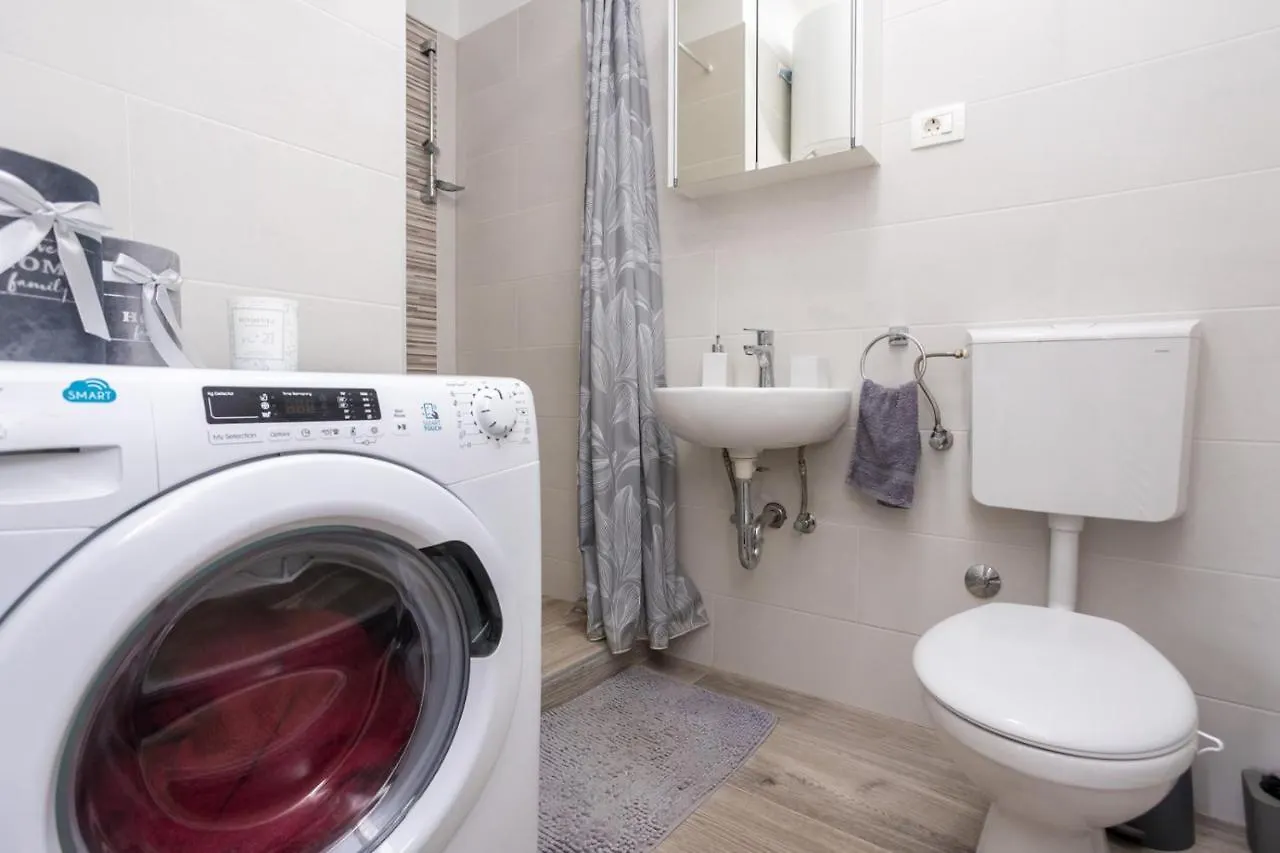 Apartments With A Parking Space Soline, Krk - 20895 Dobrinj 0*,